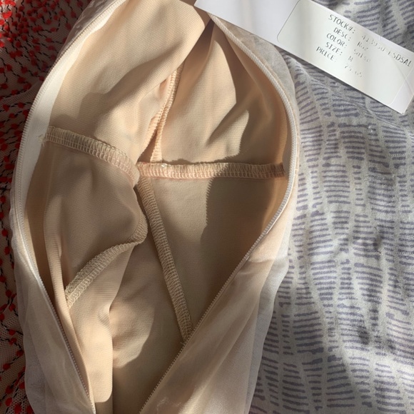 Weston Wear dress, sheer and crochet with red . Size M with tags - Picture 6 of 8